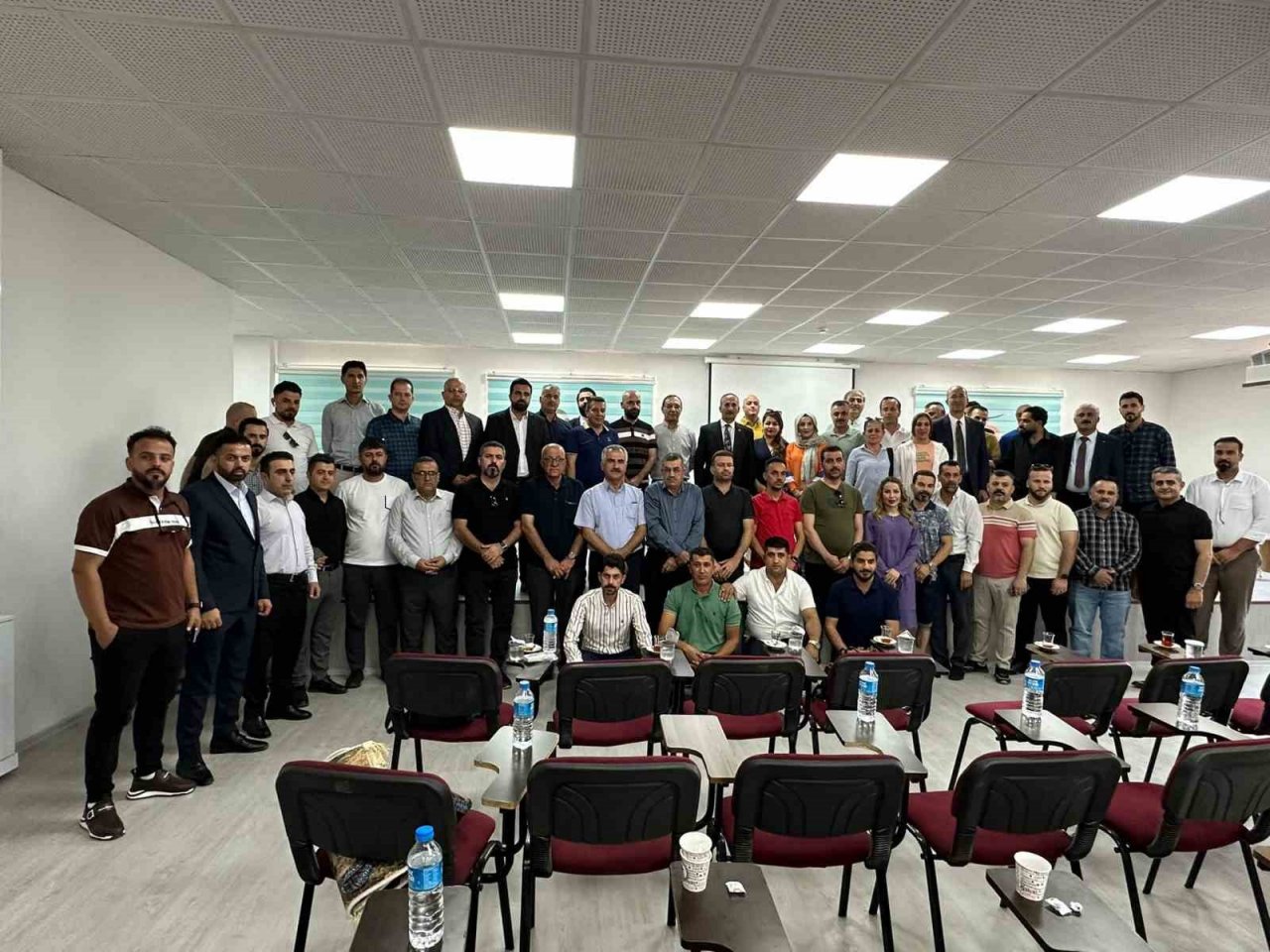 Irak’tan gelen turizm kafilesi Şemdinli’yi gezdi