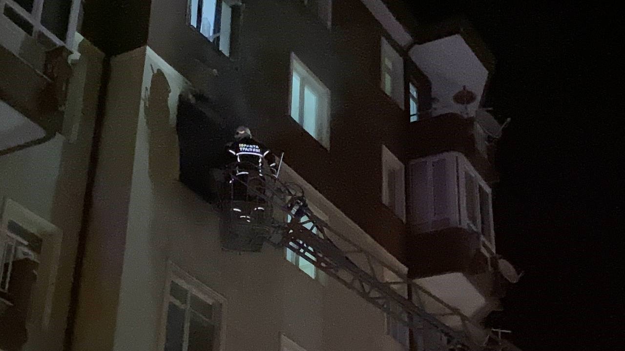 Isparta’da gece saatlerinde çıkan ev yangını korkuttu