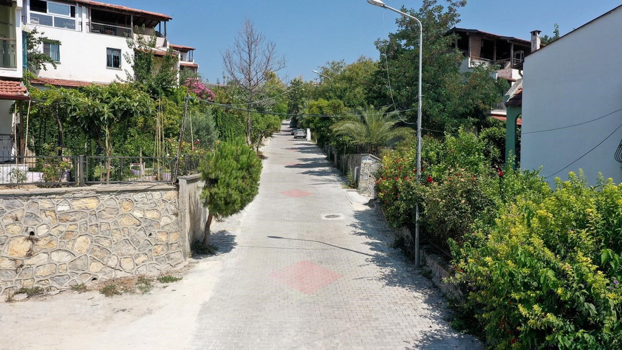 Kadınlar Denizi Mahallesi’nde 44 bin metrekarelik yol yenileniyor