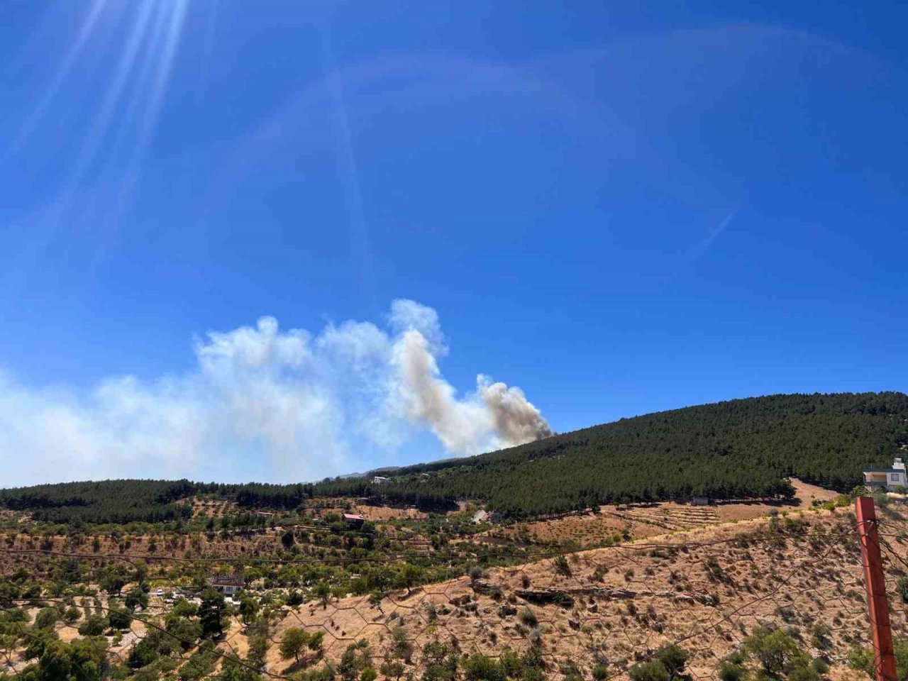 Ahir dağında orman yangını, ekipler müdahaleye başladı