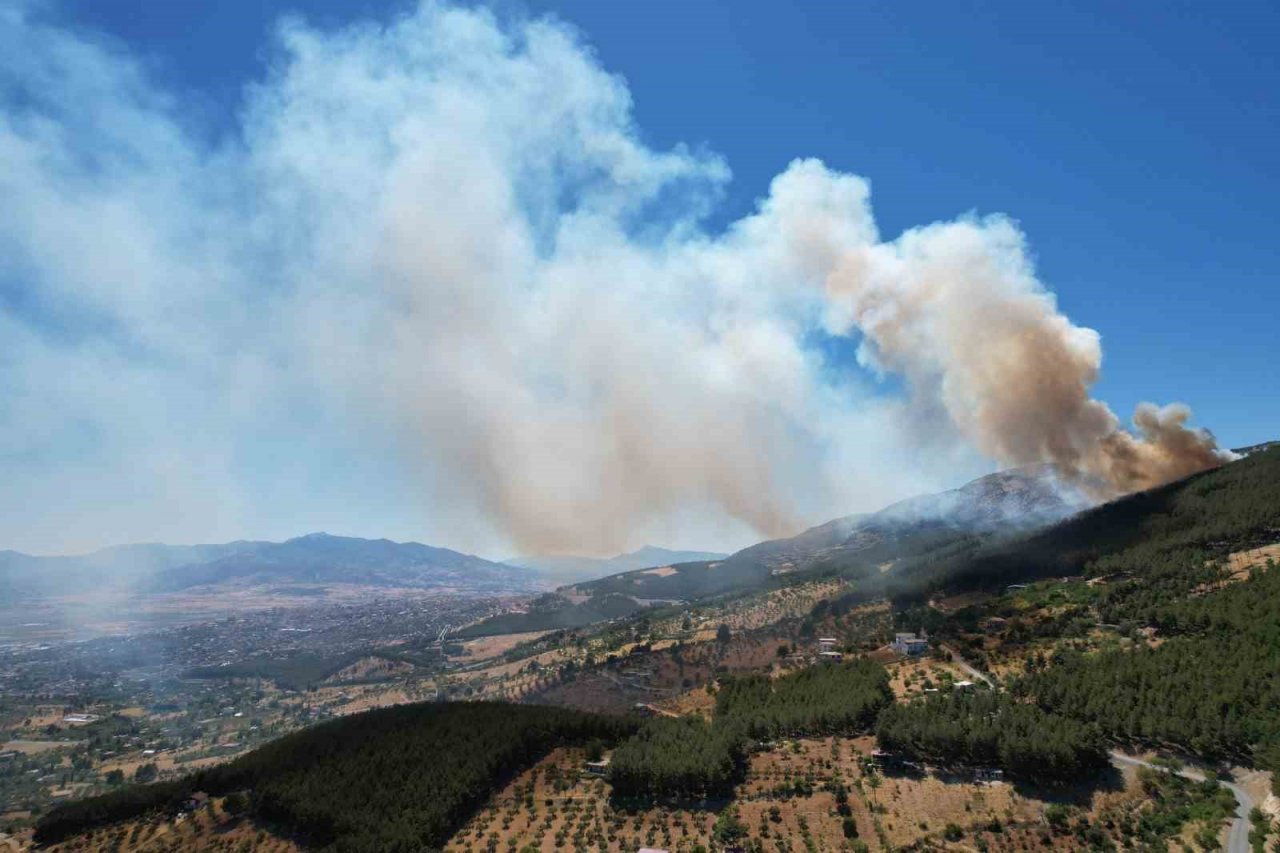 Kahramanmaraş’taki orman yangını söndürüldü