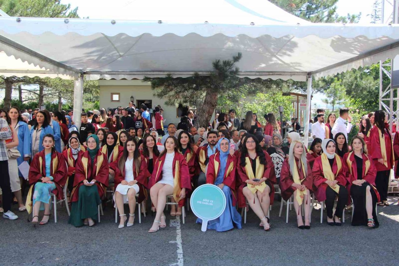 KÜN’den gururlandıran mezuniyet