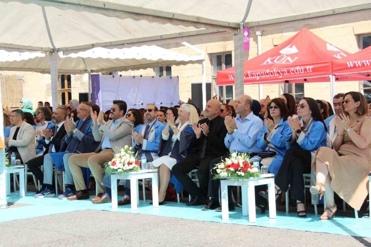 KÜN’den gururlandıran mezuniyet