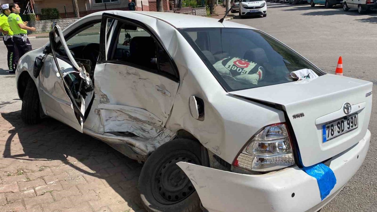 Karabük’te trafik kazası: 1’i ağır 3 yaralı