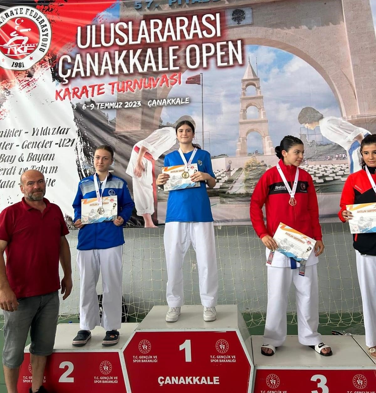 Kartepe’nin sporcuları Çanakkale’den derecelerle döndü