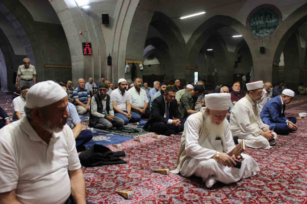 Kayseri’de 15 Temmuz şehitleri için mevlit okundu