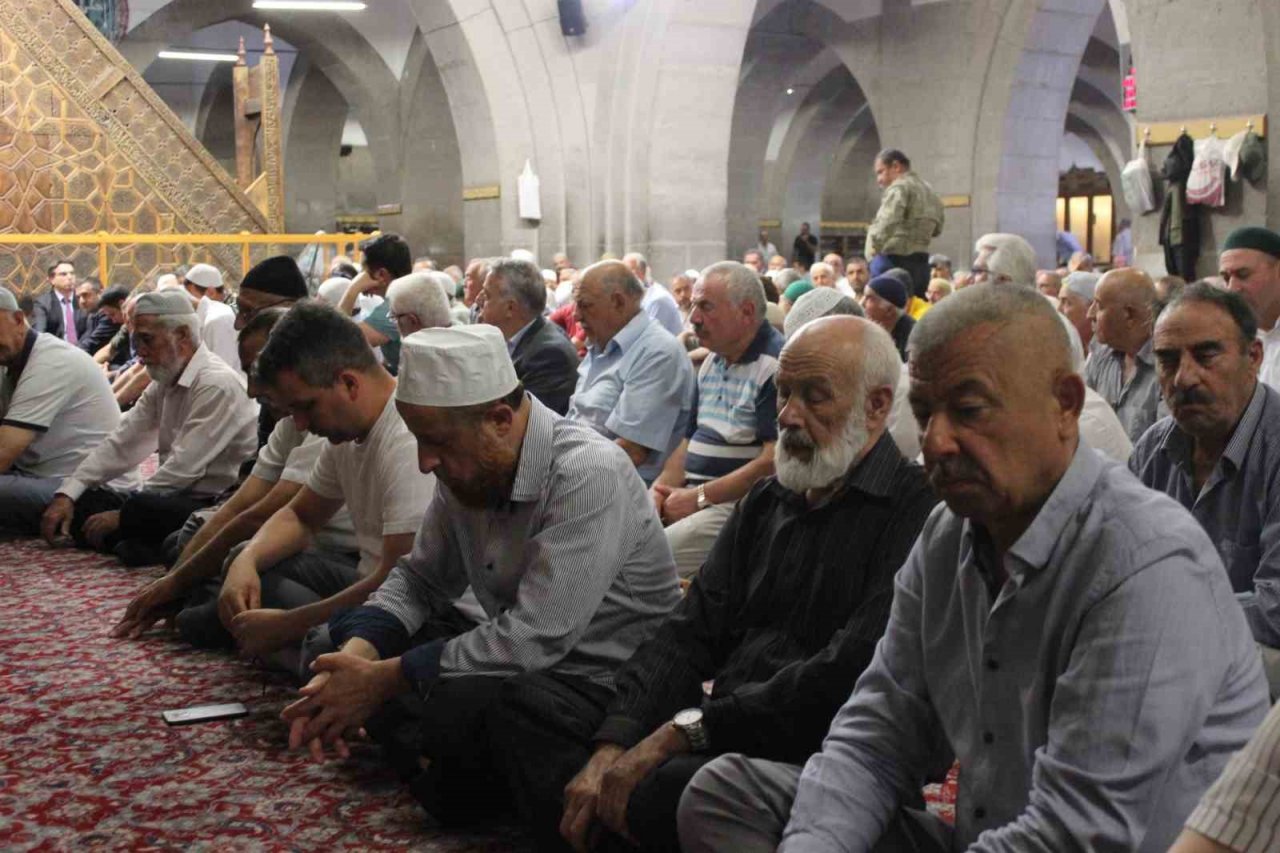 Kayseri’de 15 Temmuz şehitleri için mevlit okundu