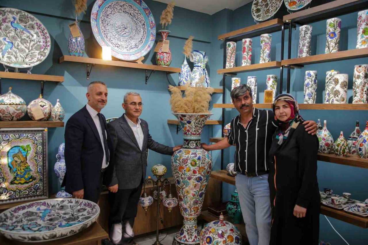 Kütahya’da Yerel Ürünler Çarşısı hizmete sunuldu