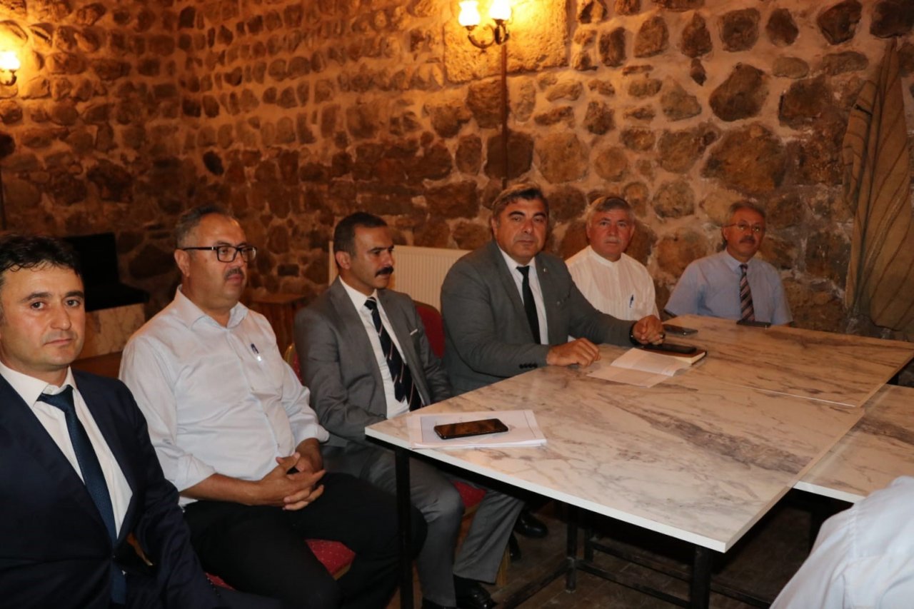 Sünnetçi’den ilçe müdürlerine LGS tebriği