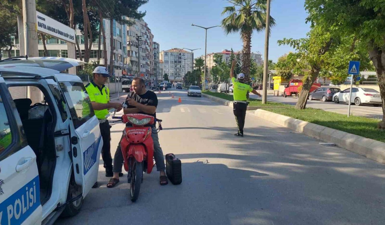 Bafra’da motosiklet denetimi: 12 sürücüye 7 bin 292 lira ceza