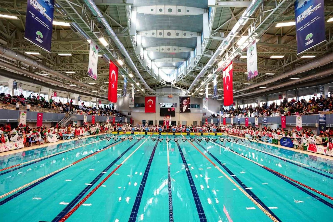 Alleben Yüzme Havuzu’nda tarihi başarılar yazıldı