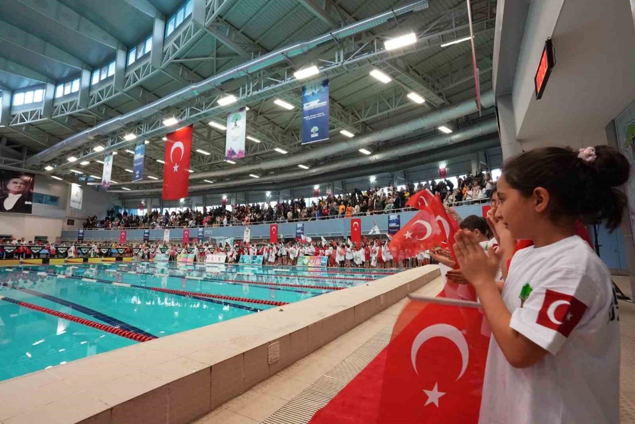 Alleben Yüzme Havuzu’nda tarihi başarılar yazıldı