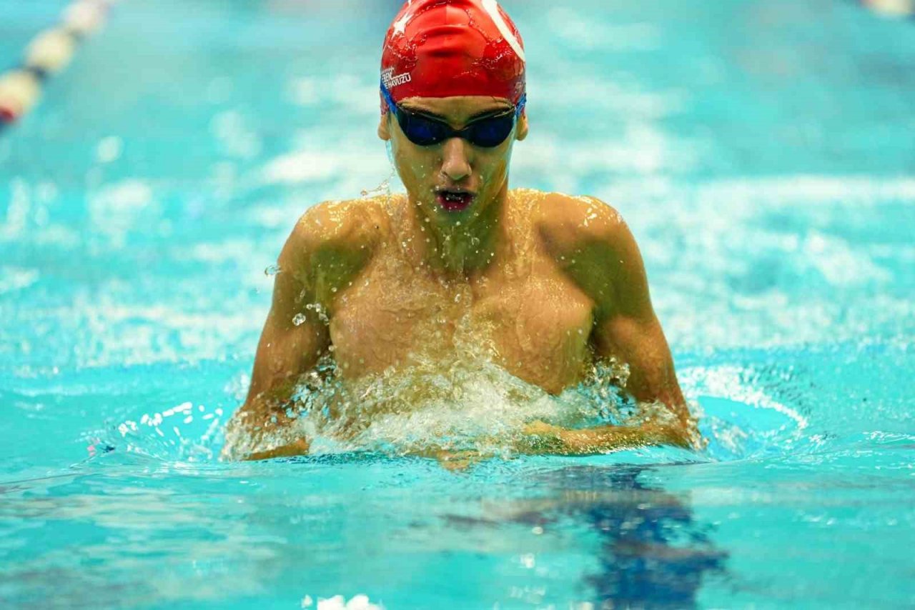 Alleben Yüzme Havuzu’nda tarihi başarılar yazıldı