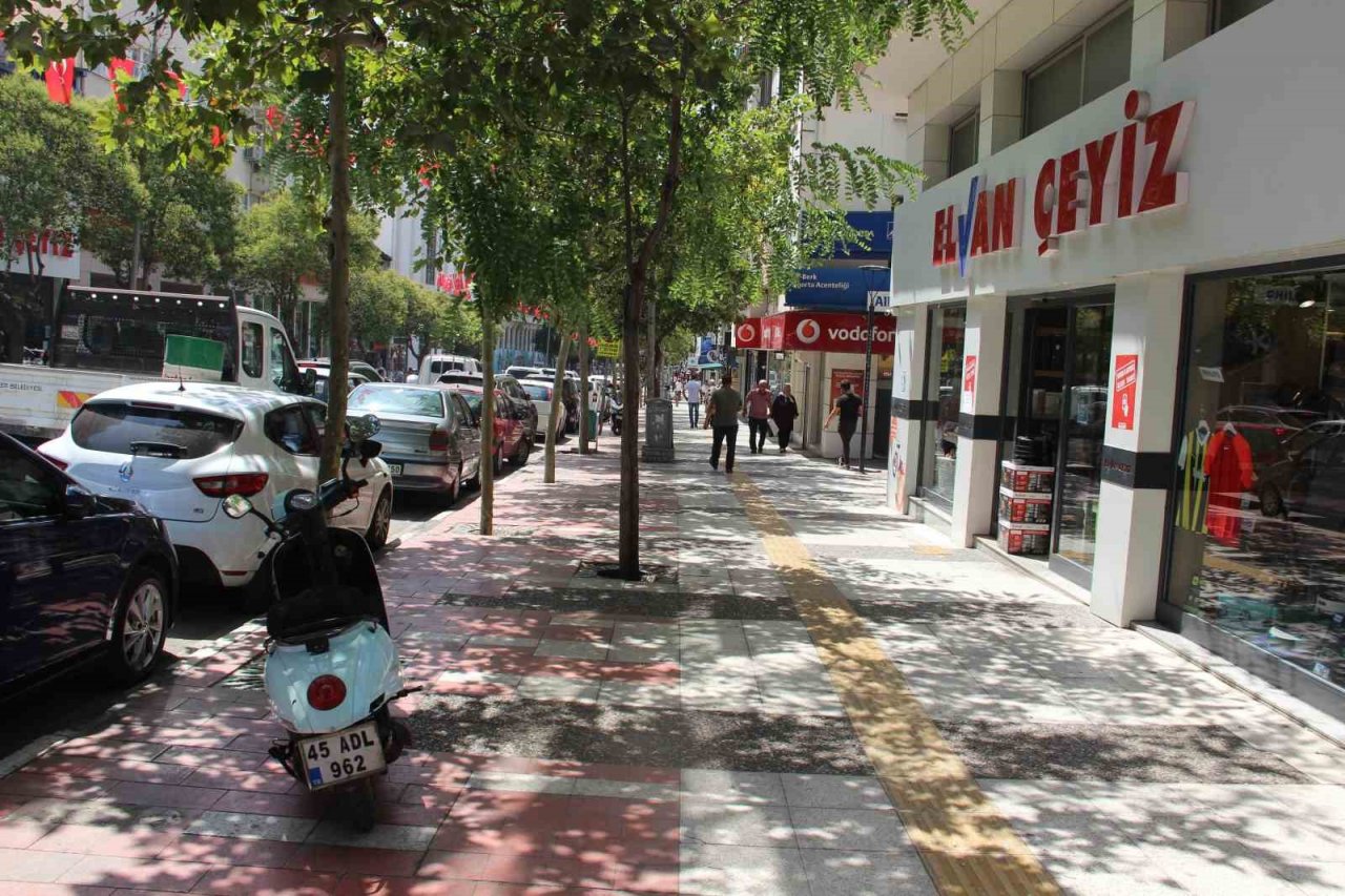 Manisa’da termometreler 50 dereceyi gösterdi