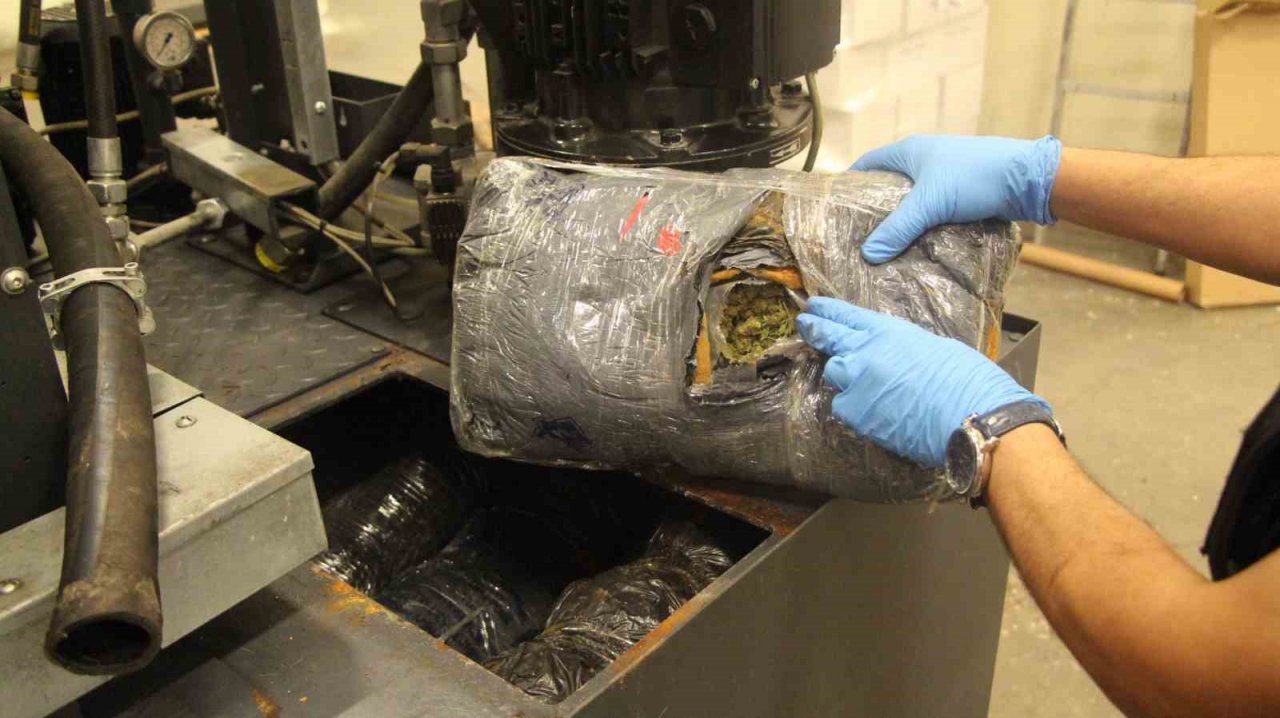 Kapıkule’de CNC makinesi içerisine gizlenmiş 133 kilogram esrar yakalandı