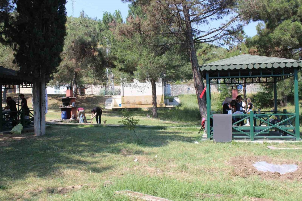 Öğretmenlere araziyi tanıma ve hayatta kalma teknikleri eğitimi verildi