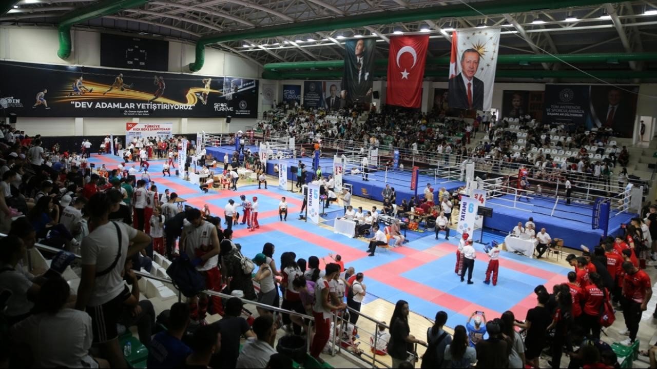 Sivas, Türkiye Kick Boks Şampiyonasına damga vurdu