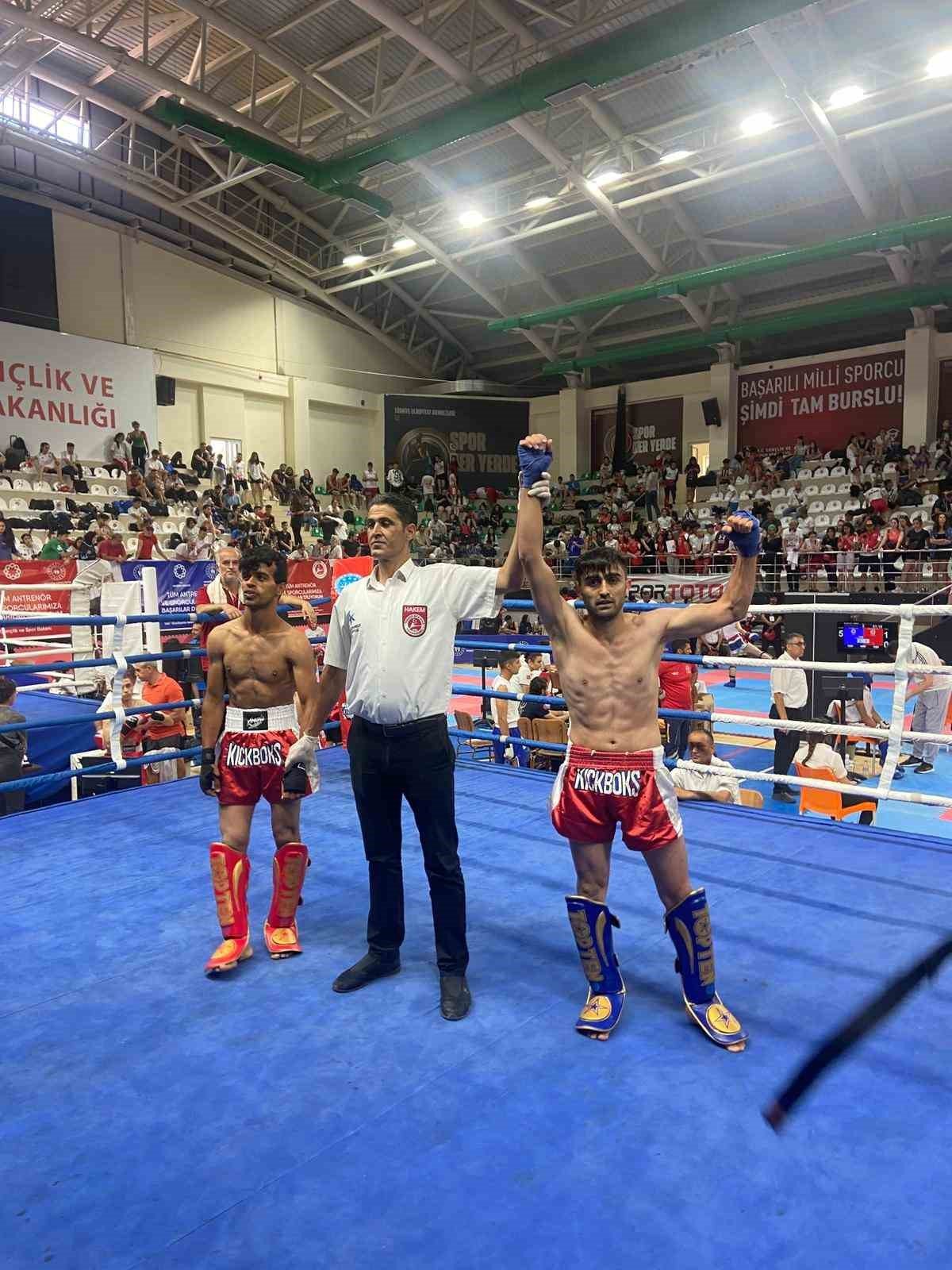 Sivas, Türkiye Kick Boks Şampiyonasına damga vurdu