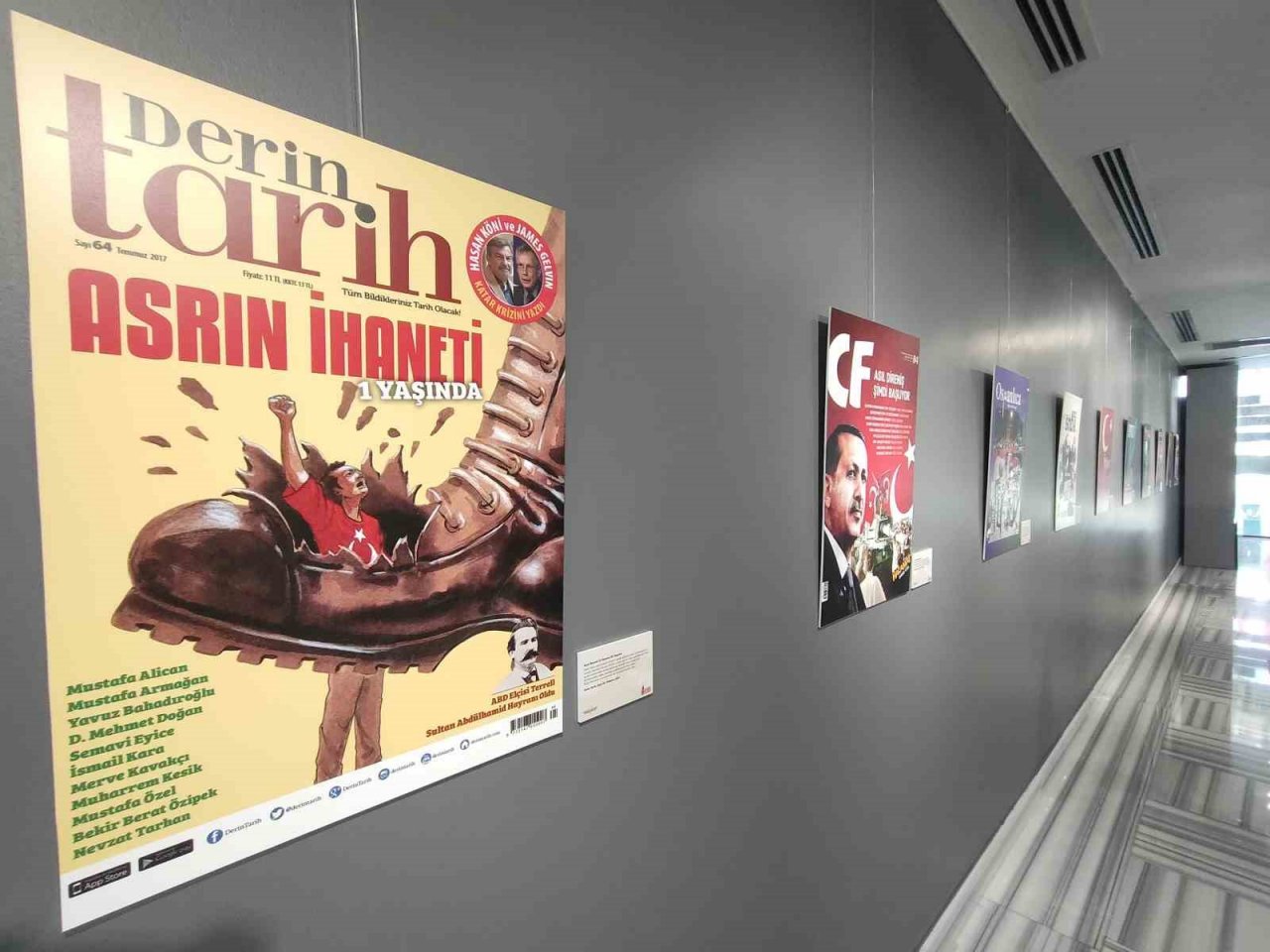 İstiklal Caddesi’nde ’15 Temmuz Dergi Kapakları Sergisi’ açıldı