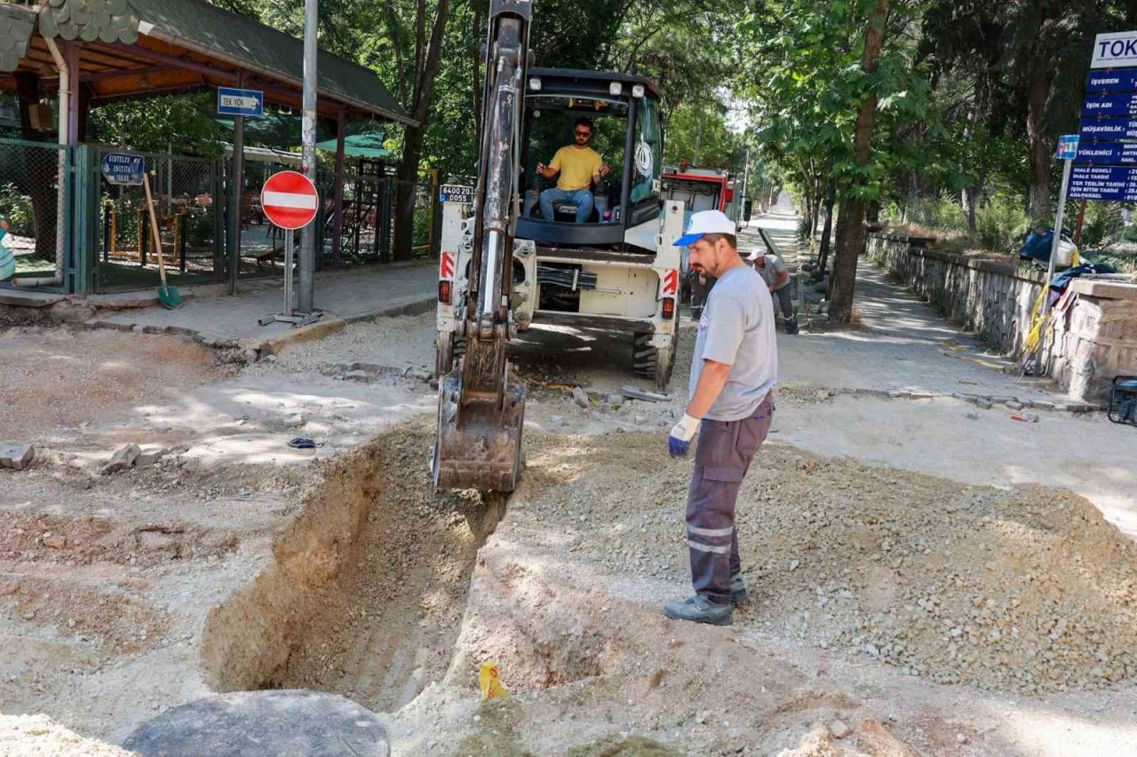 Uşak Belediyesi alt yapı çalışmalarına devam ediyor