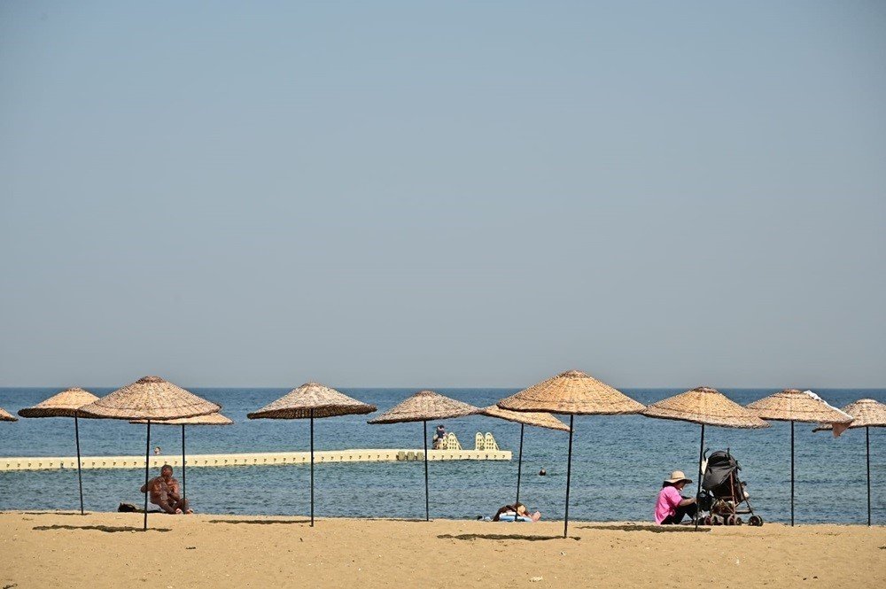 Akasya Plajı modern görünüme kavuşturuldu