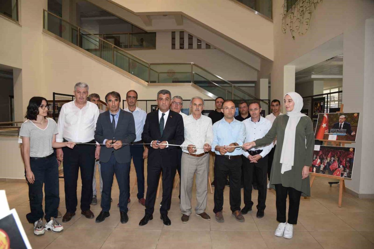 15 Temmuz Demokrasi ve Milli Birlik Günü Anma etkinlikleri afiş sergisiyle başladı