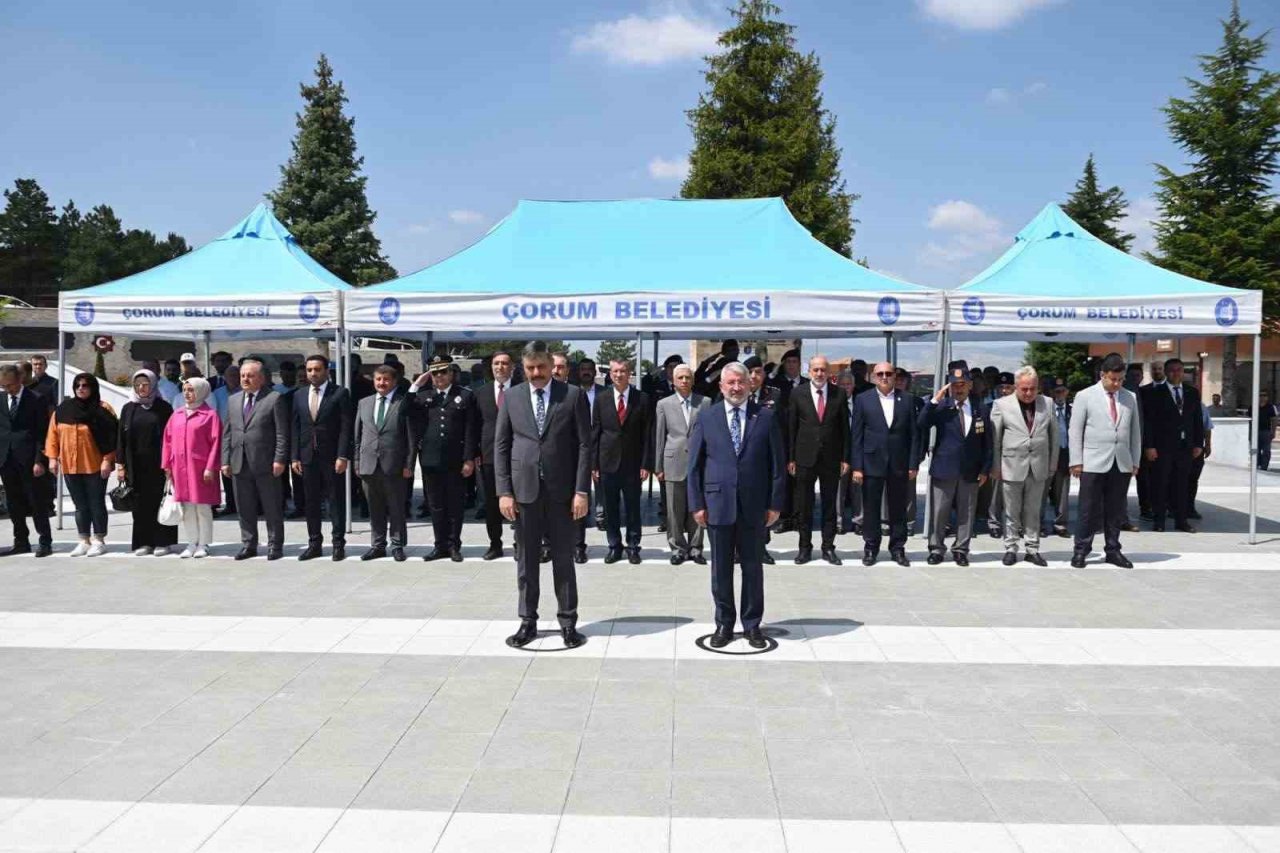 Çorum protokolünden şehitlik ziyareti