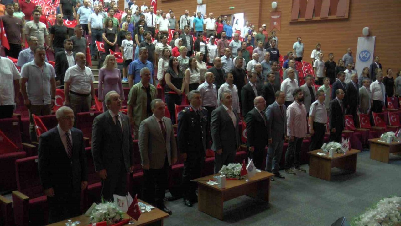 Rektör Karamustafa: "Kahraman milletimiz, demokrasiye olan bağlılığını tüm dünyaya bir kez daha göstermiştir"