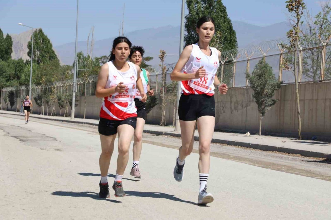 İshak Paşa Sarayı dağ koşusu yapıldı