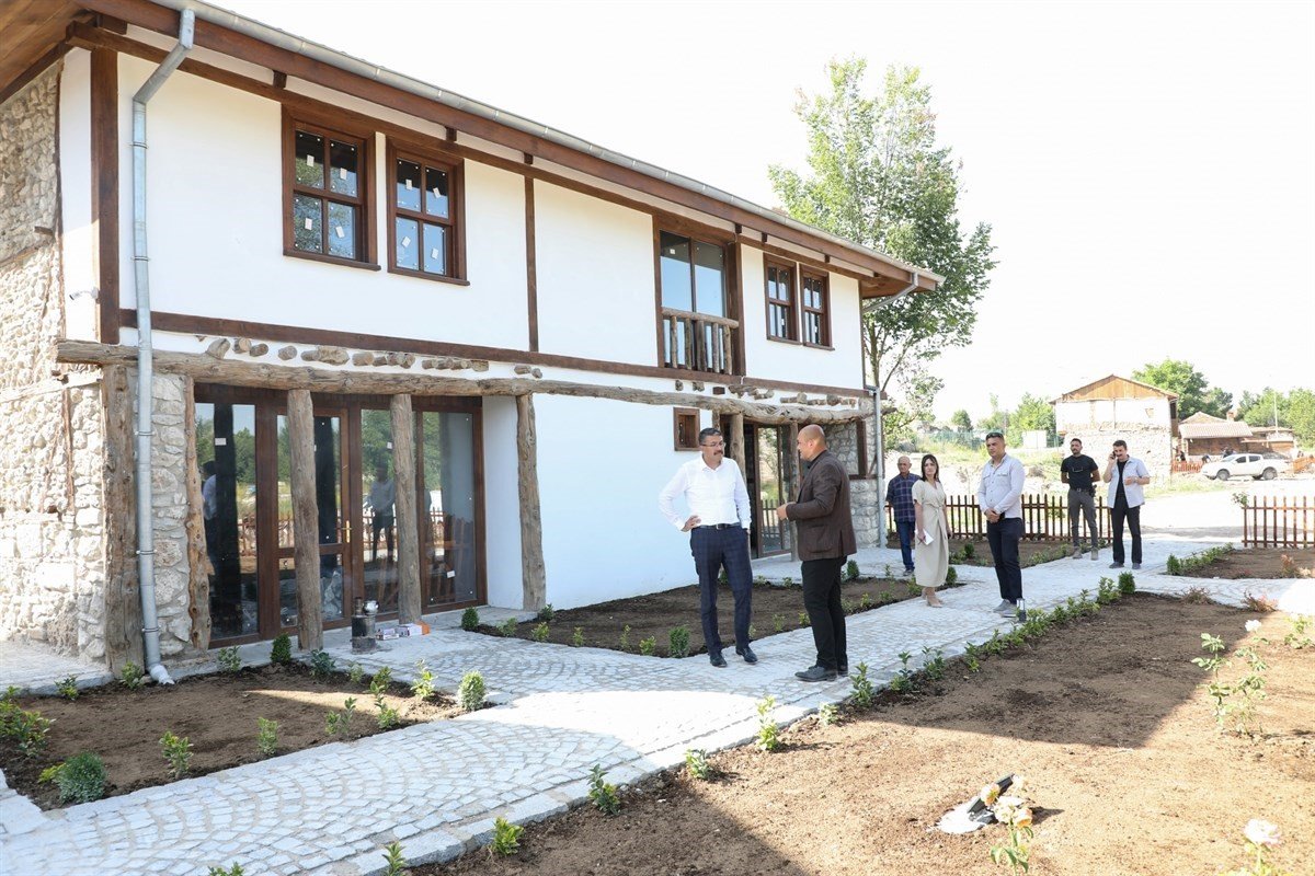 Aizanoi’deki tarihi konaklar kurtarıldı