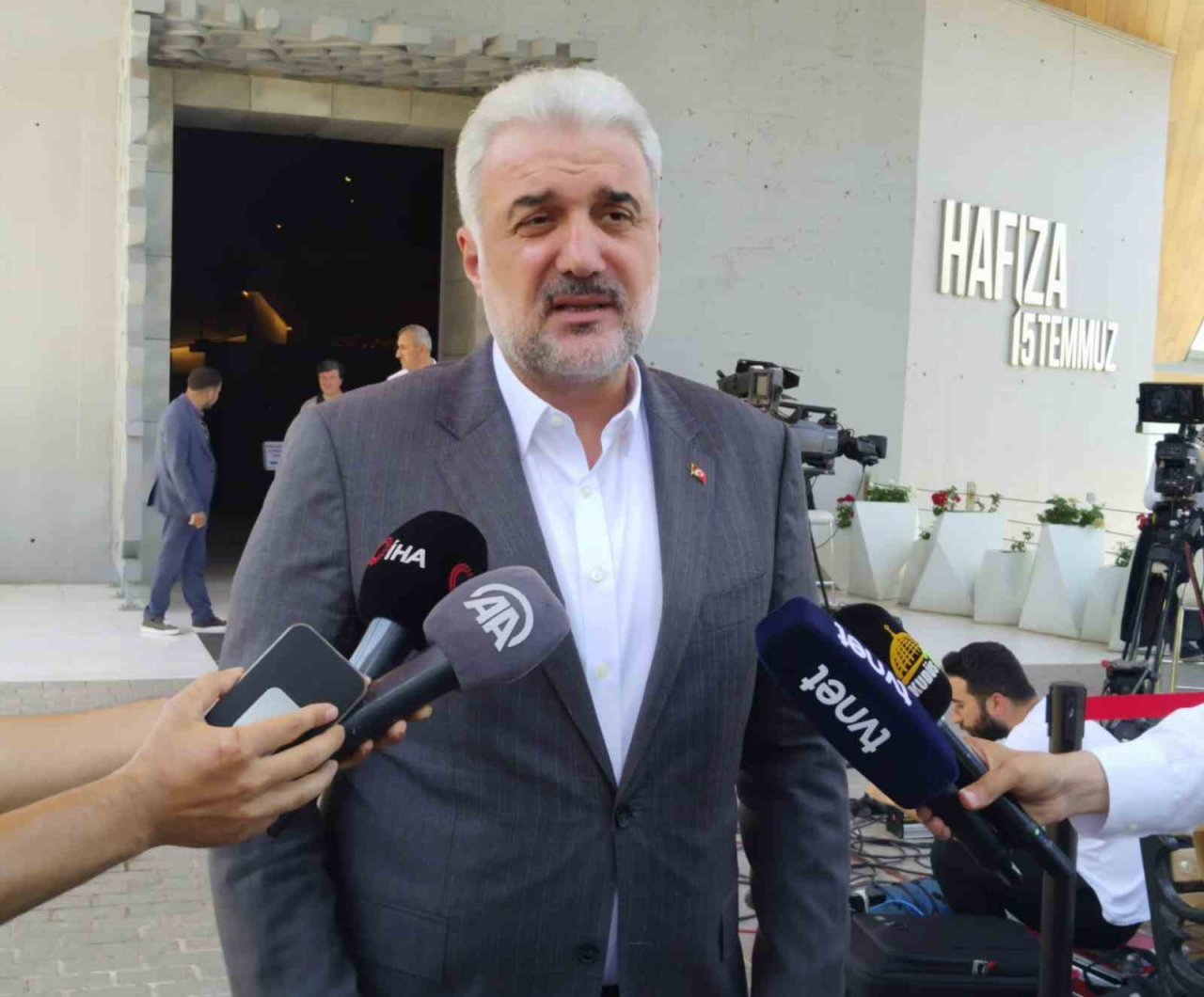 AK Parti İstanbul İl Başkanı Kabaktepe: "’Amasız ve fakatsız iktidarda kim olursa olsun darbenin de, terörün de karşısındayız’ diyebilme cesaretini göstermelerini istiyoruz"