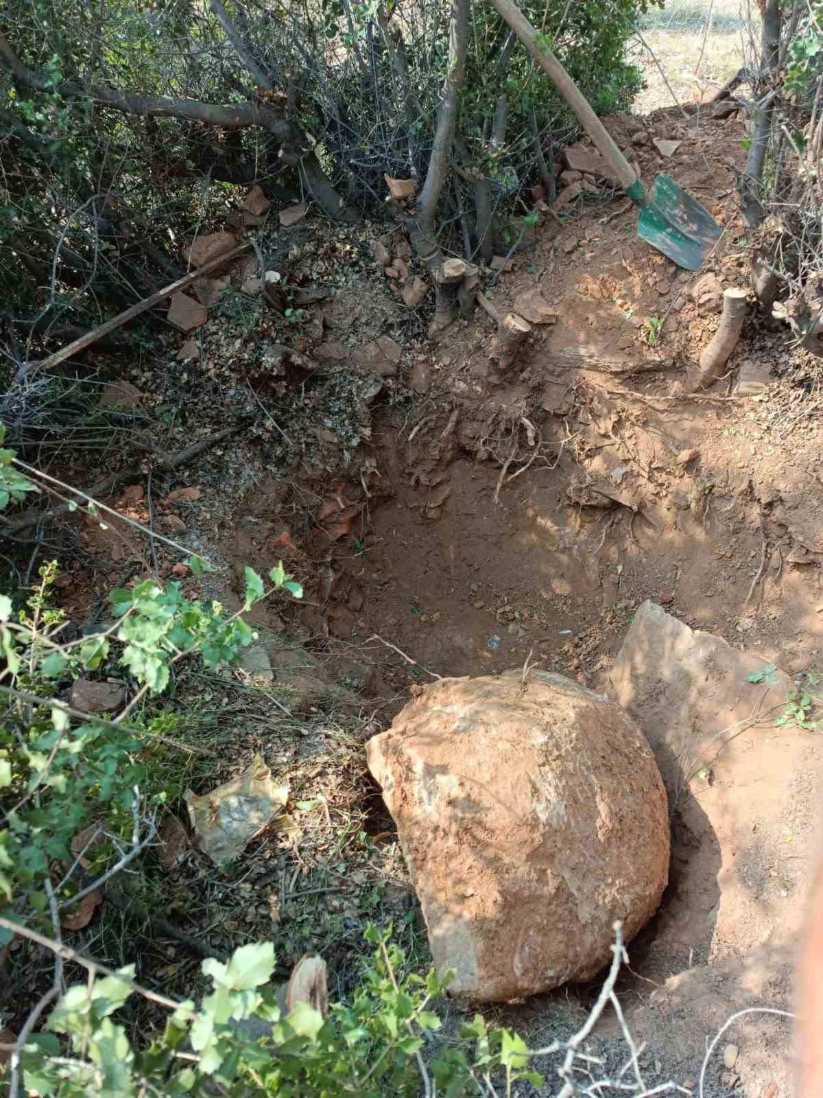 Kaçak kazı yaparken suçüstü yakalandılar