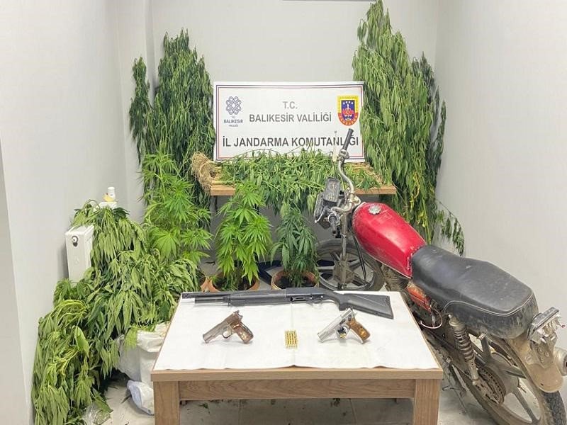 Balıkesir’de jandarmadan uyuşturucu operasyonu