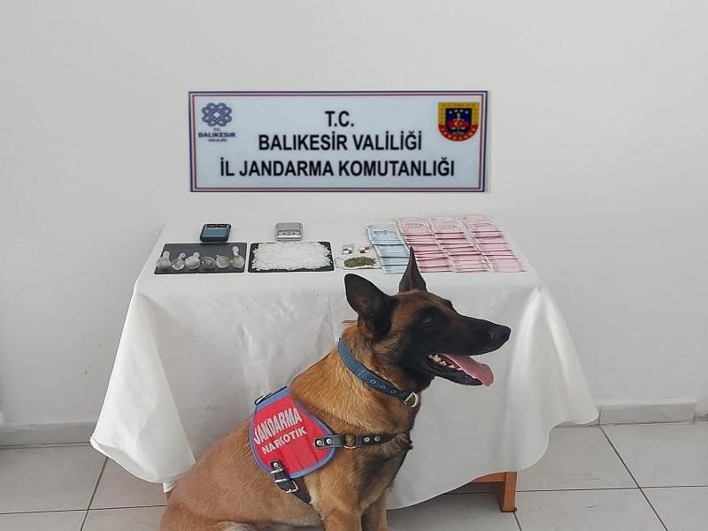 Balıkesir’de jandarmadan uyuşturucu operasyonu