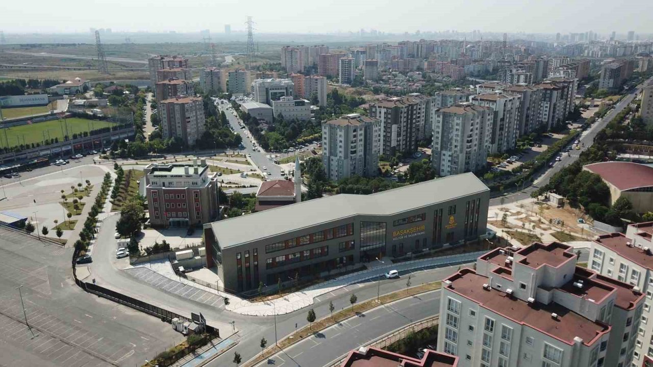 Başakşehir’in en büyük kültür ve yaşam merkezi kapılarını açıyor
