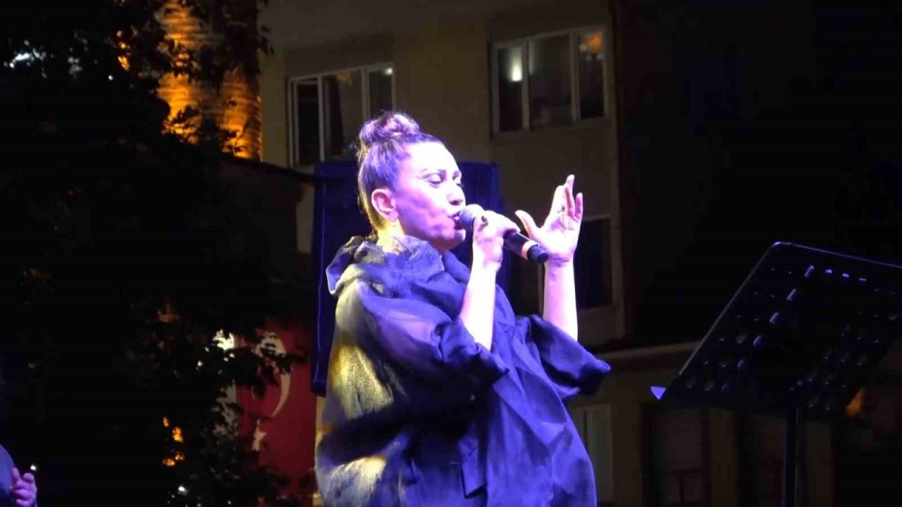 Bursalılar 15 Temmuz’un 7. yılında meydanlara akın etti