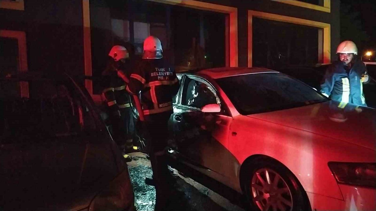 Kundaklanan araç küle döndü