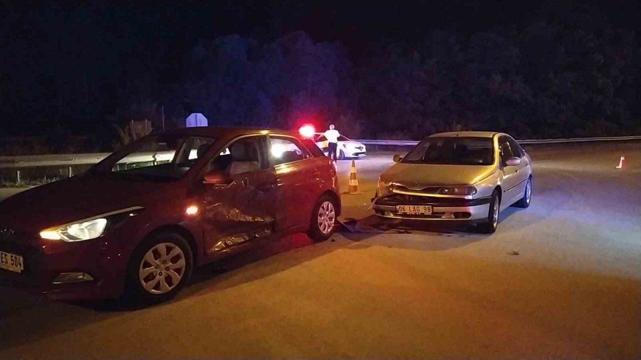 Çorum’da otomobiller çarpıştı: 2 yaralı