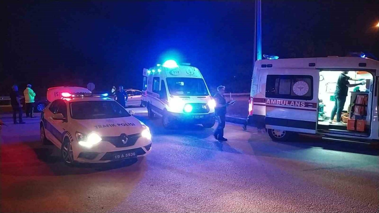 Çorum’da otomobiller çarpıştı: 2 yaralı