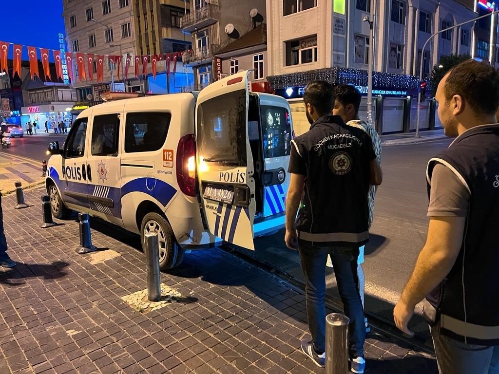 Yabancı uyruklu 25 şahıs deport edilecek