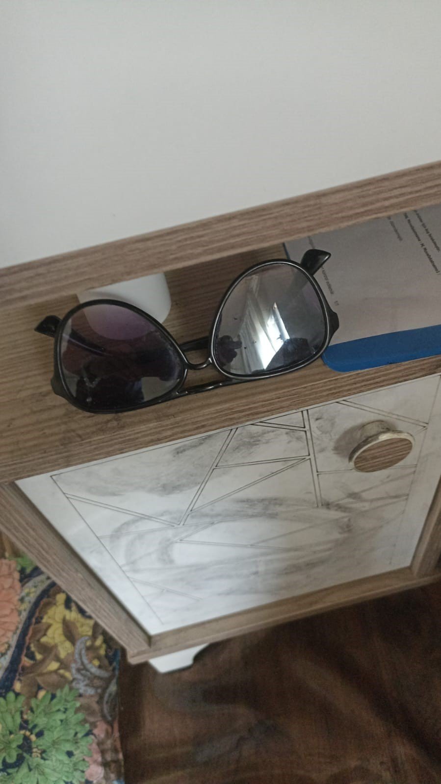 İlleri dolaşan seri hırsız, girdiği evde kıyafetini değiştirip gözlüğünü unuttu