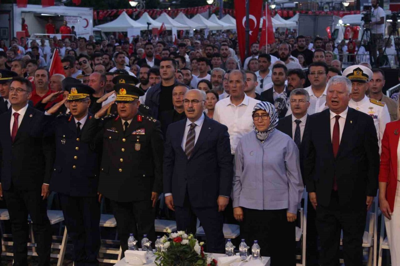 İzmir’de "15 Temmuz Demokrasi ve Milli Birlik Günü" anma etkinliği