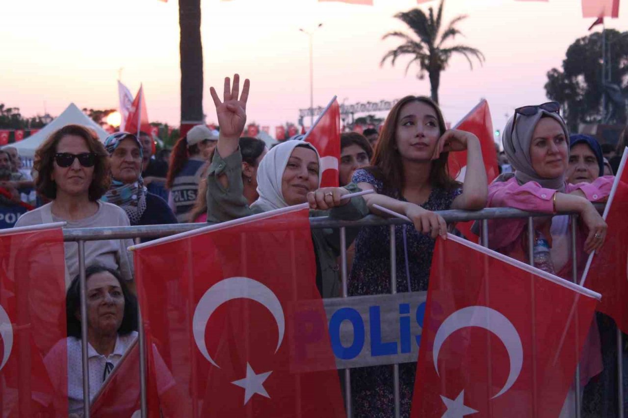 İzmir’de "15 Temmuz Demokrasi ve Milli Birlik Günü" anma etkinliği