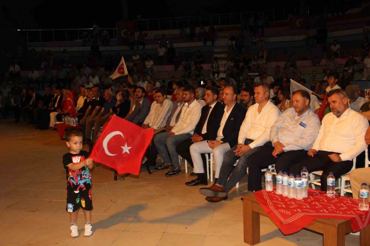 Halk Müziği sanatçısı Esat Kabaklı Çanlılarla buluştu