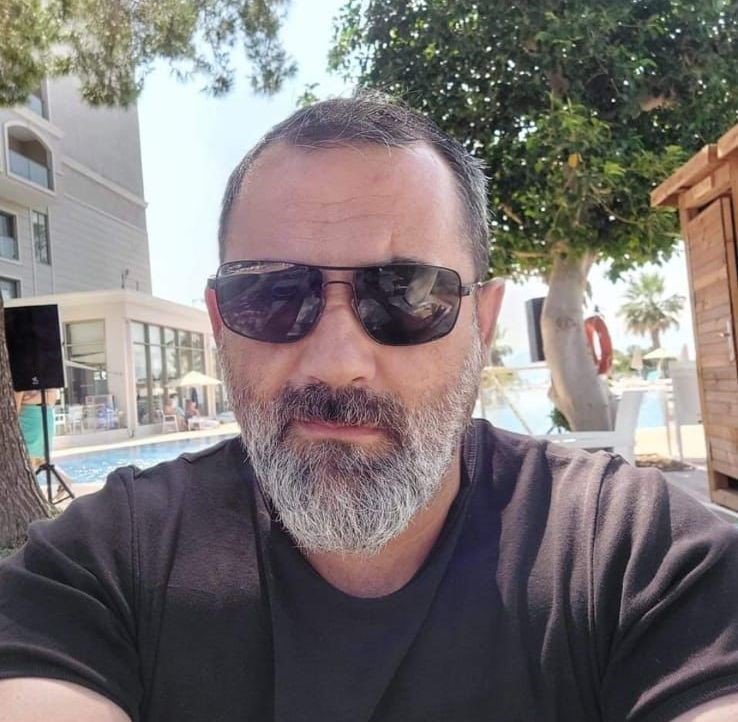 Benzin dökerek kendini yakmaya çalışmıştı, hastanede hayatını kaybetti