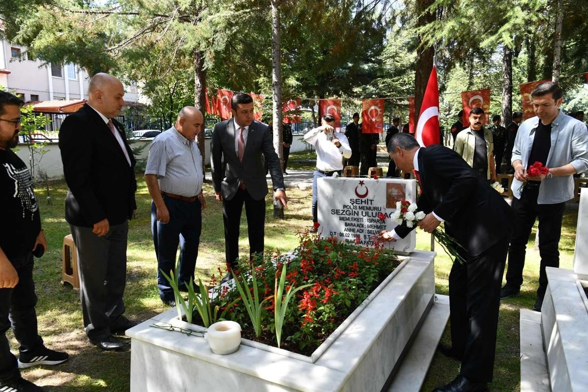 Isparta’da 15 Temmuz’un 7. yıl dönümünde şehitler anıldı