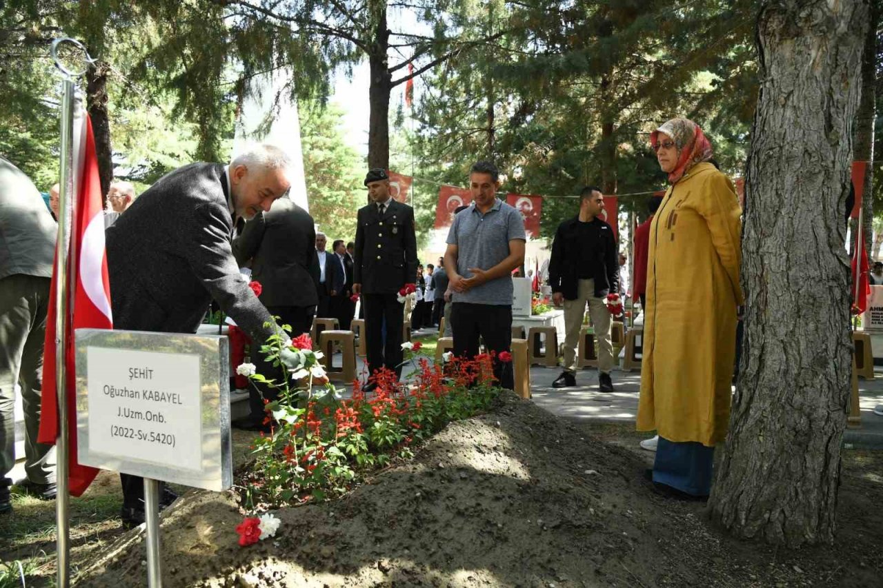 Isparta’da 15 Temmuz’un 7. yıl dönümünde şehitler anıldı