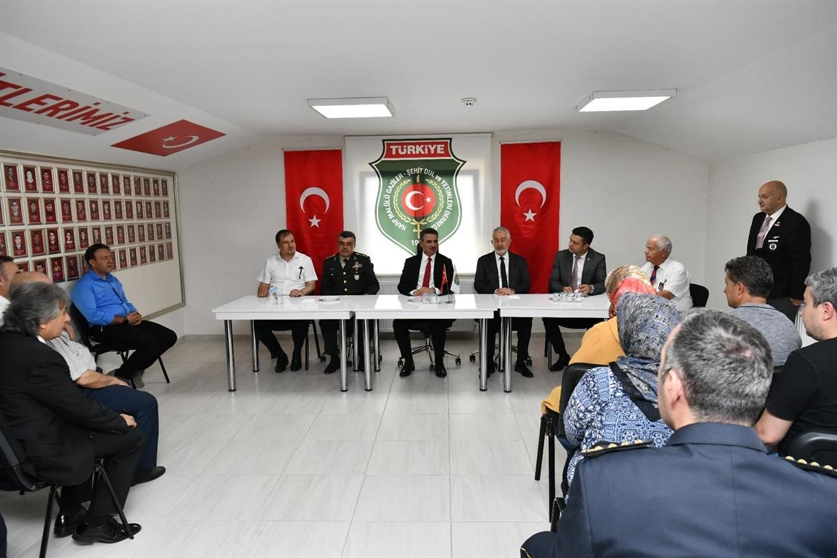 Isparta’da 15 Temmuz’un 7. yıl dönümünde şehitler anıldı