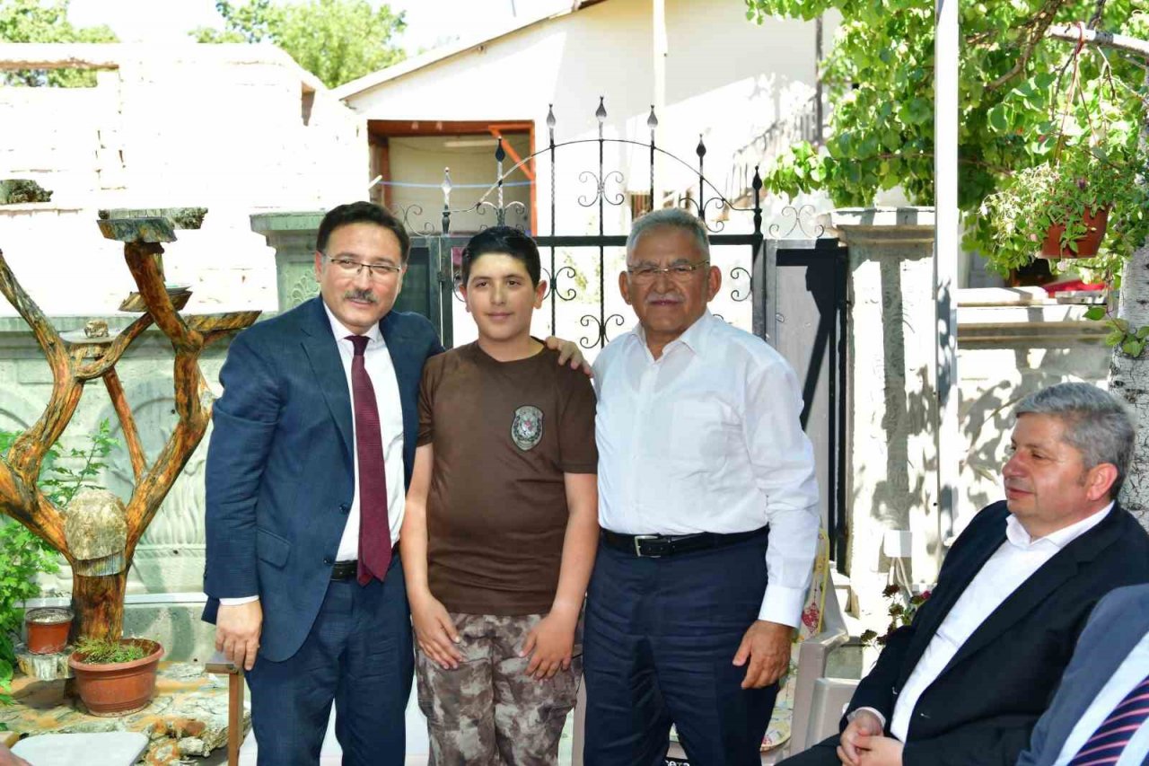 Vali Çiçek ve Başkan Büyükkılıç, 15 Temmuz Şehidi Cennet Yiğit’i kabri başında andı