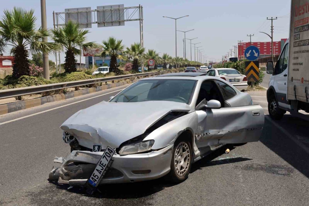 Turgutlu’da zincirleme kaza: 2 yaralı